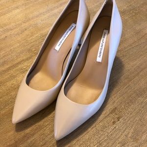 Diane von Furstenberg Nude Pointy Toe Pumps